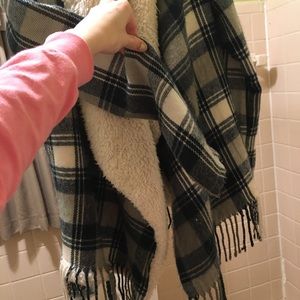 hollister fluffy jacket